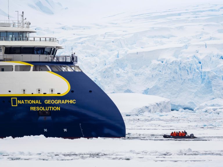 Lindblad Expeditions fügt vier Antarktis-Abfahrten zu Beginn der Saison an Bord der National Geographic Resolution hinzu